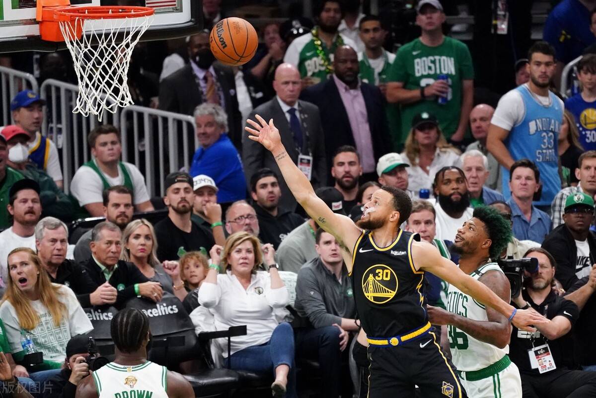 包含罗马胜出力挽狂澜,豪取三分守卫领先位置的词条 包含罗马胜出力挽狂澜,豪取三分守卫领先位置的词条