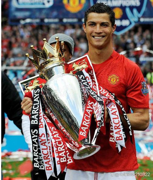 九游体育网页版-足球明星在比赛中表现抢眼，获得好评的简单介绍