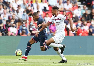 梅斯客场击败兰斯,喜迎联赛首胜 梅斯客场击败兰斯,喜迎联赛首胜