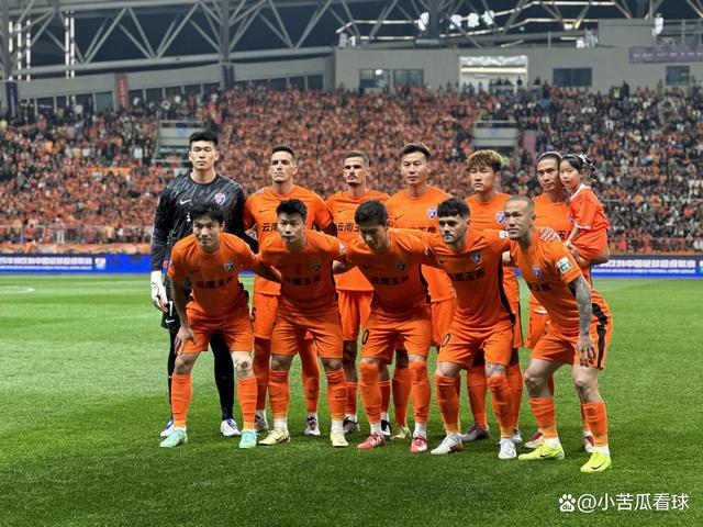 激烈交锋引发球迷狂热现场气氛火爆的简单介绍 激烈交锋引发球迷狂热现场气氛火爆的简单介绍