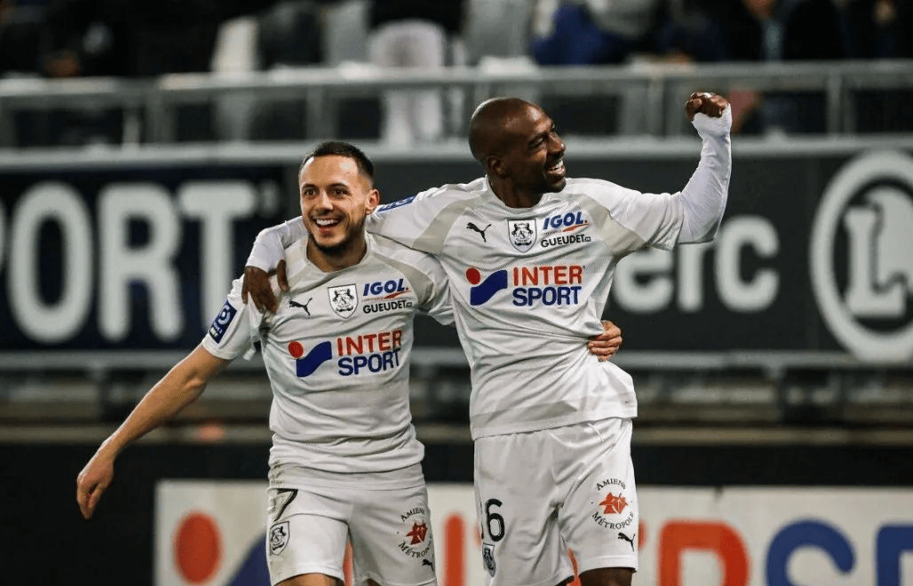 九游体育登录-亚眠客场大胜第戎,海德拉里斯破门,迪安加狂胜的简单介绍