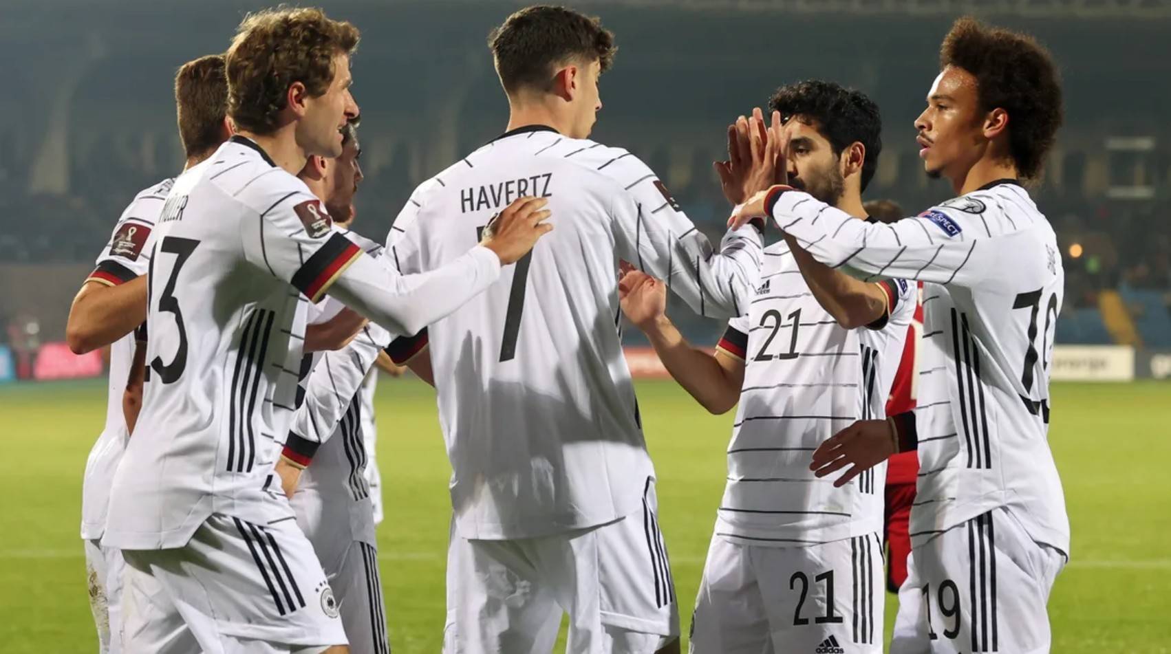 包含尤文图斯签下新后卫,提升球队防守实力的词条 包含尤文图斯签下新后卫,提升球队防守实力的词条