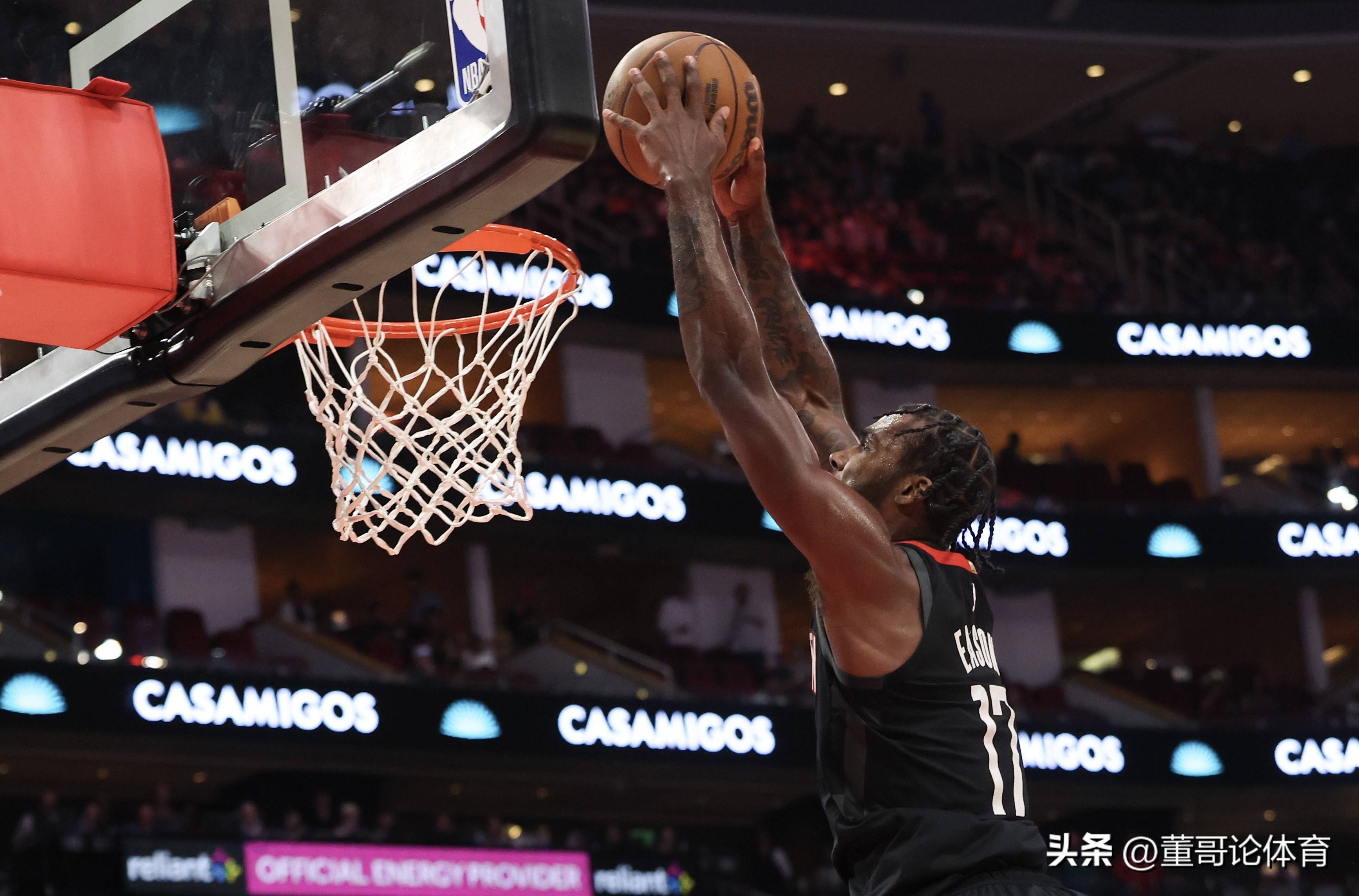 九游体育app-火箭队客场取胜,再次逆袭战绩