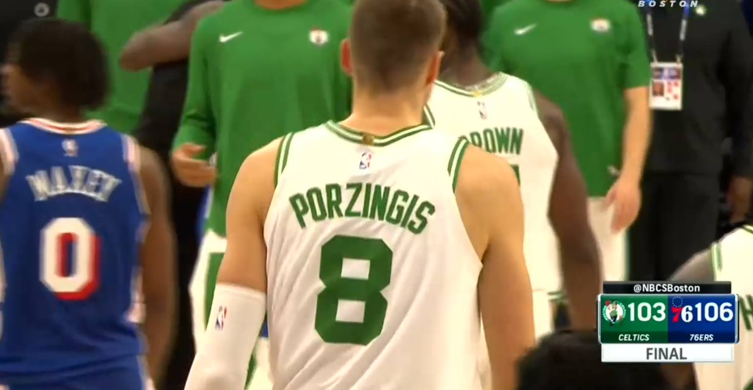 火箭主场击败凯尔特人,终结两连败 火箭主场击败凯尔特人,终结两连败