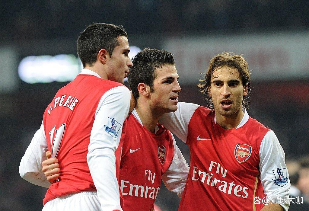 阿森纳球员团结一心:集体拼搏冲刺争冠的简单介绍 阿森纳球员团结一心:集体拼搏冲刺争冠的简单介绍