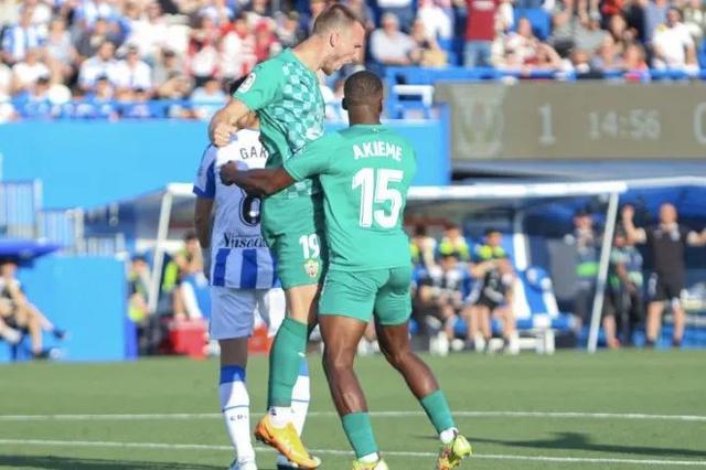 九游体育-阿尔梅里亚与莱加内斯争夺胜利,引人瞩目