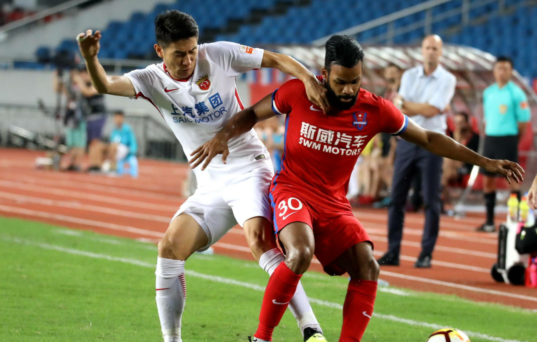 九游体育在线-上港客场击败重庆斯威,豪取三分