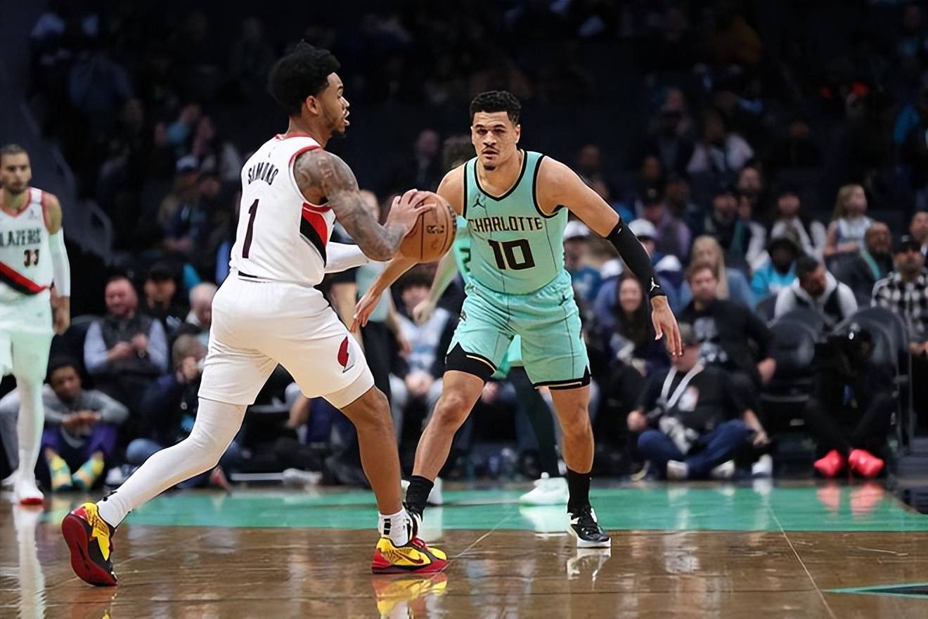 九游体育在线-开拓者主场战胜黄蜂，保持不败纪录