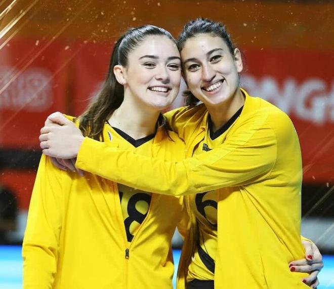 爱尔兰球员出色发挥,助队取得胜利,赢得掌声 爱尔兰球员出色发挥,助队取得胜利,赢得掌声