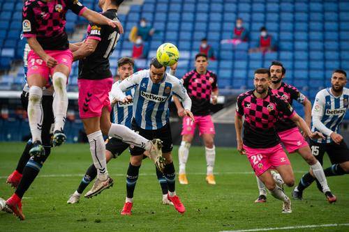 九游体育官网入口-包含马洛卡成功力挫劲旅,引领赛季开局的词条