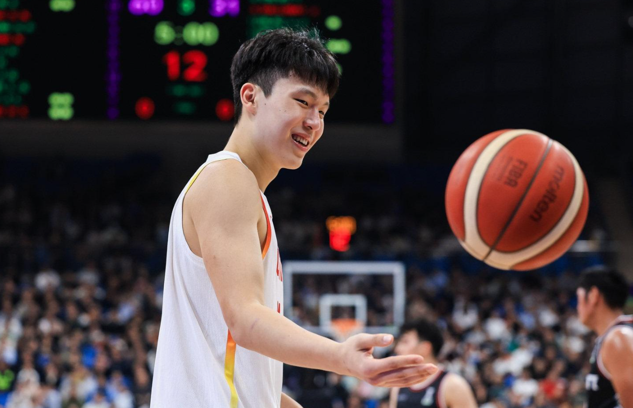 中国球员在国际篮球赛中崭露头角 中国球员在国际篮球赛中崭露头角