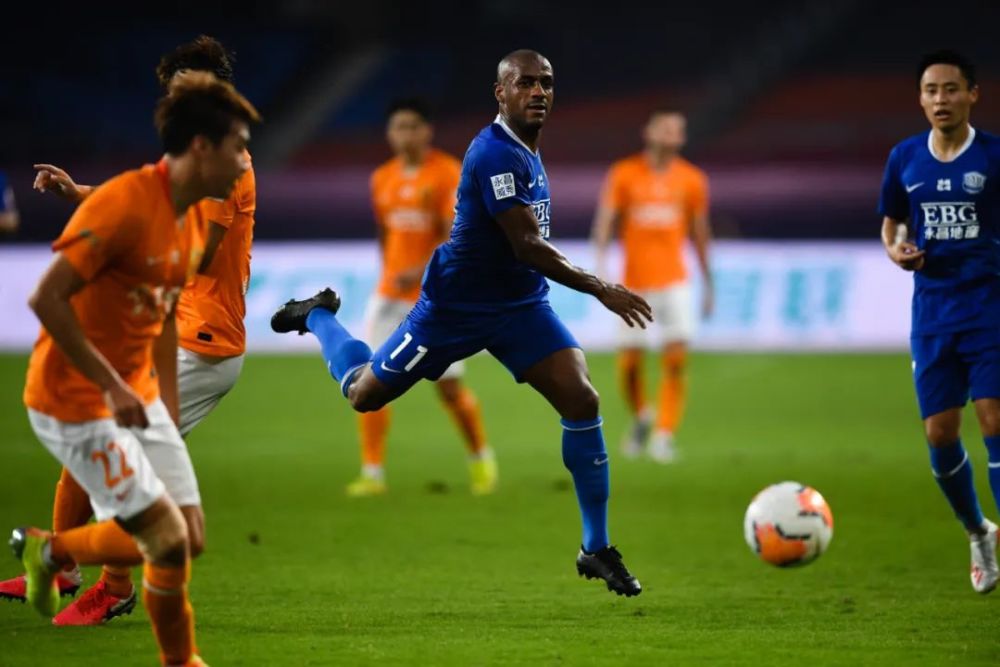 湖队比分险胜,拒绝放弃坚持到最后一刻的简单介绍 湖队比分险胜,拒绝放弃坚持到最后一刻的简单介绍