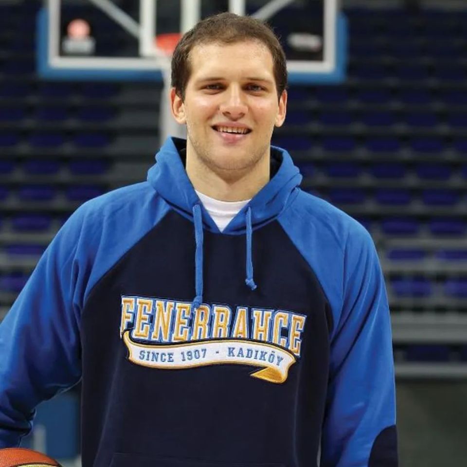 包含资深球员宣布退役结束长达15年篮球生涯的词条 包含资深球员宣布退役结束长达15年篮球生涯的词条