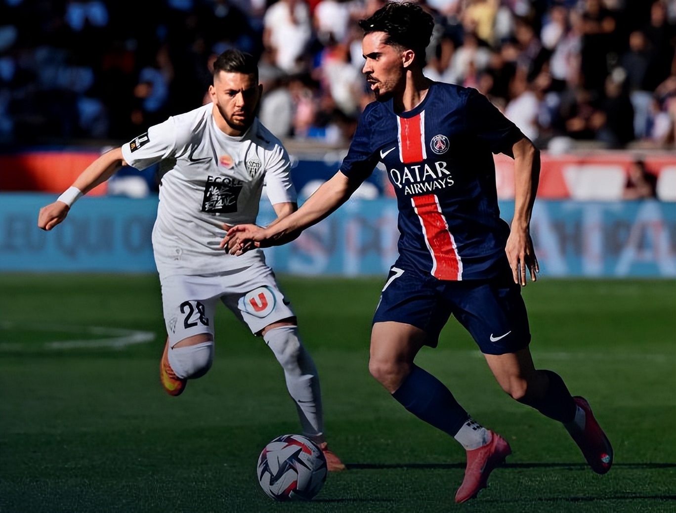 九游体育官方入口-巴黎圣日耳曼一鼓作气,连胜拉开差距的简单介绍