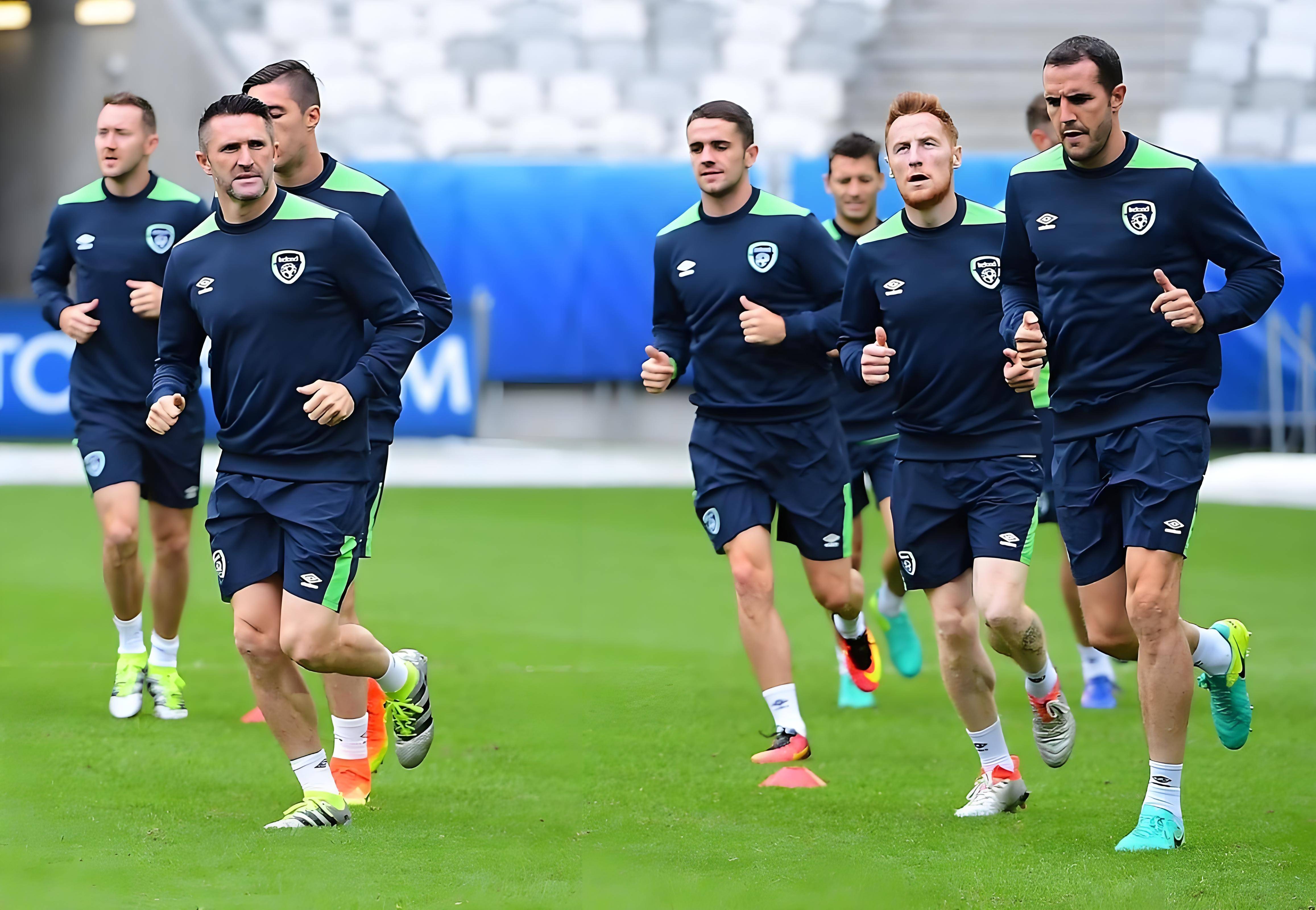 九游体育官方登录入口-包含球迷期待两队大战,欧国联见证精彩对决的词条