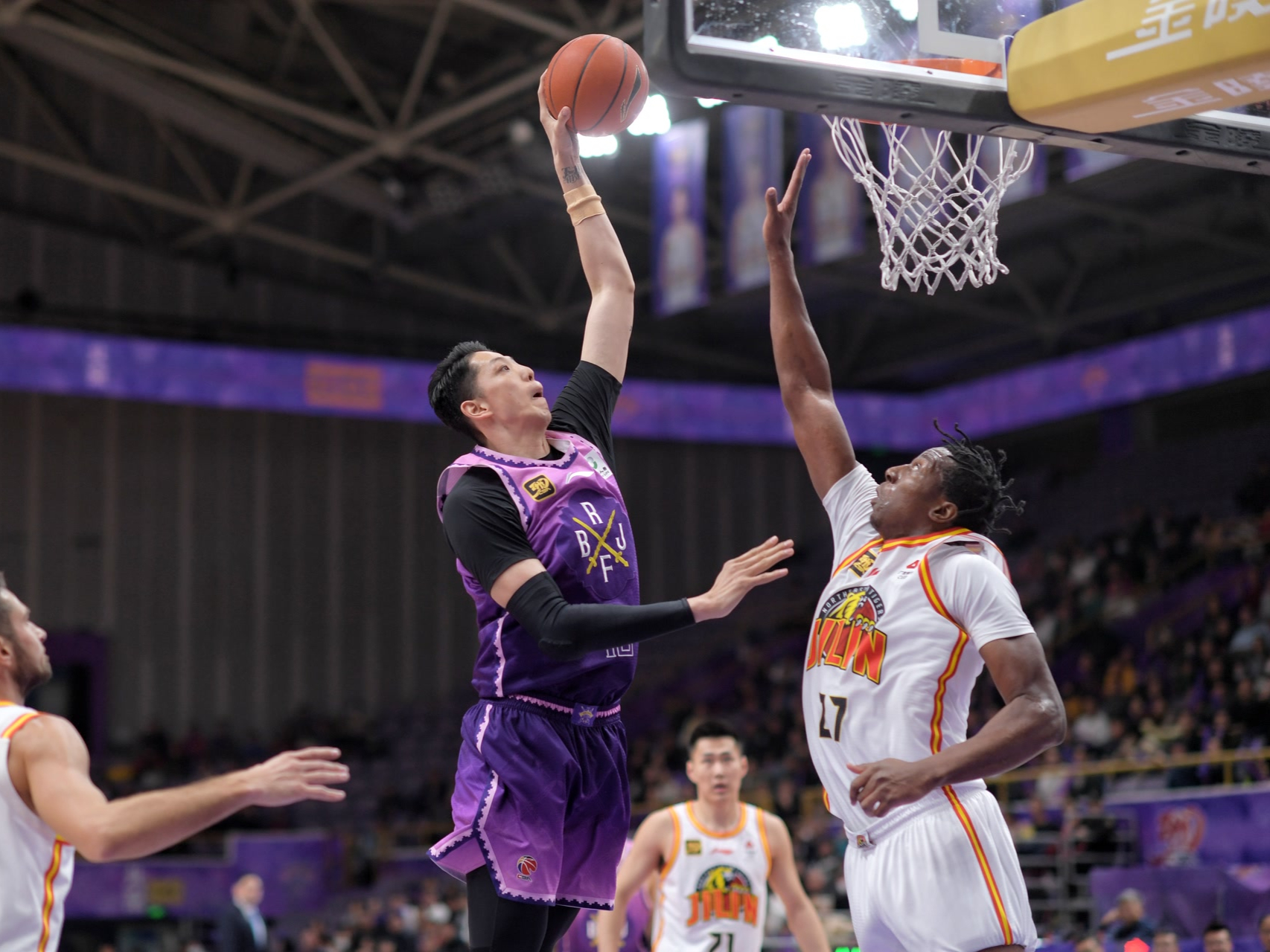 包含吉林男篮战胜对手,迎来中超赛季首胜的词条 包含吉林男篮战胜对手,迎来中超赛季首胜的词条