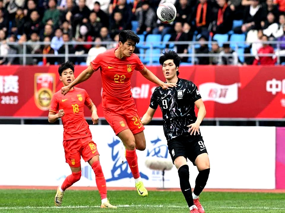 九游体育app-足球比赛场上球队士气高昂，势如破竹连胜的简单介绍