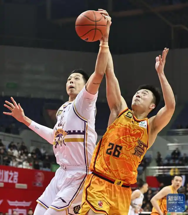 江苏男篮击败竞争对手，豪取全胜