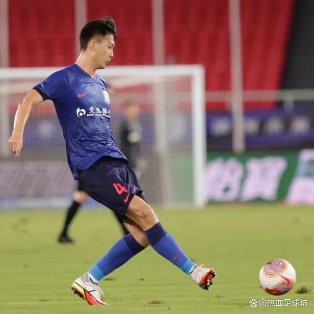 九游体育网页版-热血足球狂欢,中超球队精神抖擞