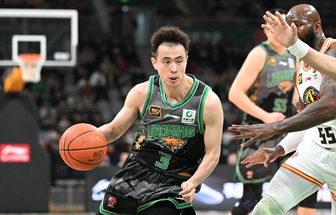 九游体育入口-吉林男篮客场逆转打败浙江队,实力强悍
